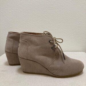 TOMS Brown/Taupe suede ankle boots with wedge heel and lace-up BOHO  size 7.5